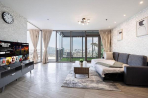 Luxury 1-BR Waterfront Living